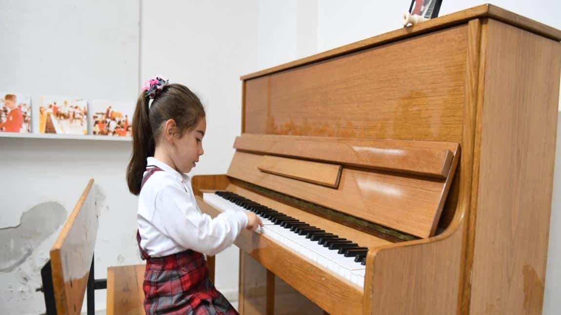 YETENEK SINAVIYLA ÖĞRENCİ ALAN İLKOKUL VE ORTAOKULLARA BAŞVURU KILAVUZU YAYIMLANDI